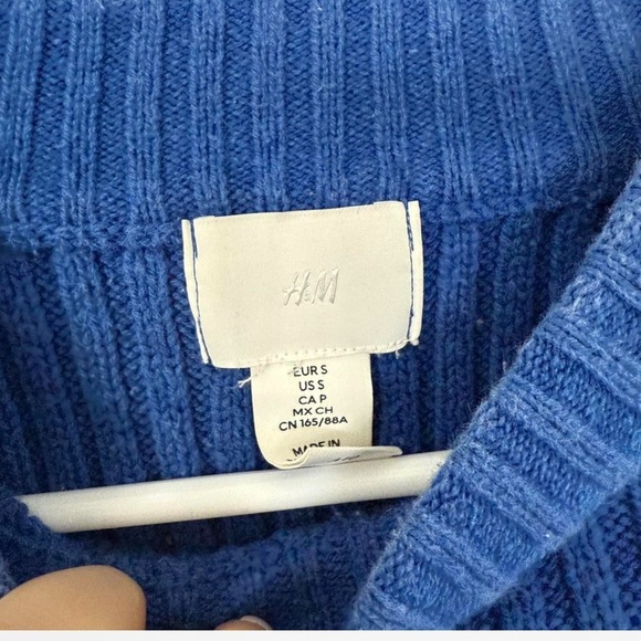 H&M Blue Ribbed Cropped Sweater – Size Small - Picture 2 of 2